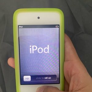 Apple iPod 4th Gen 8 GB